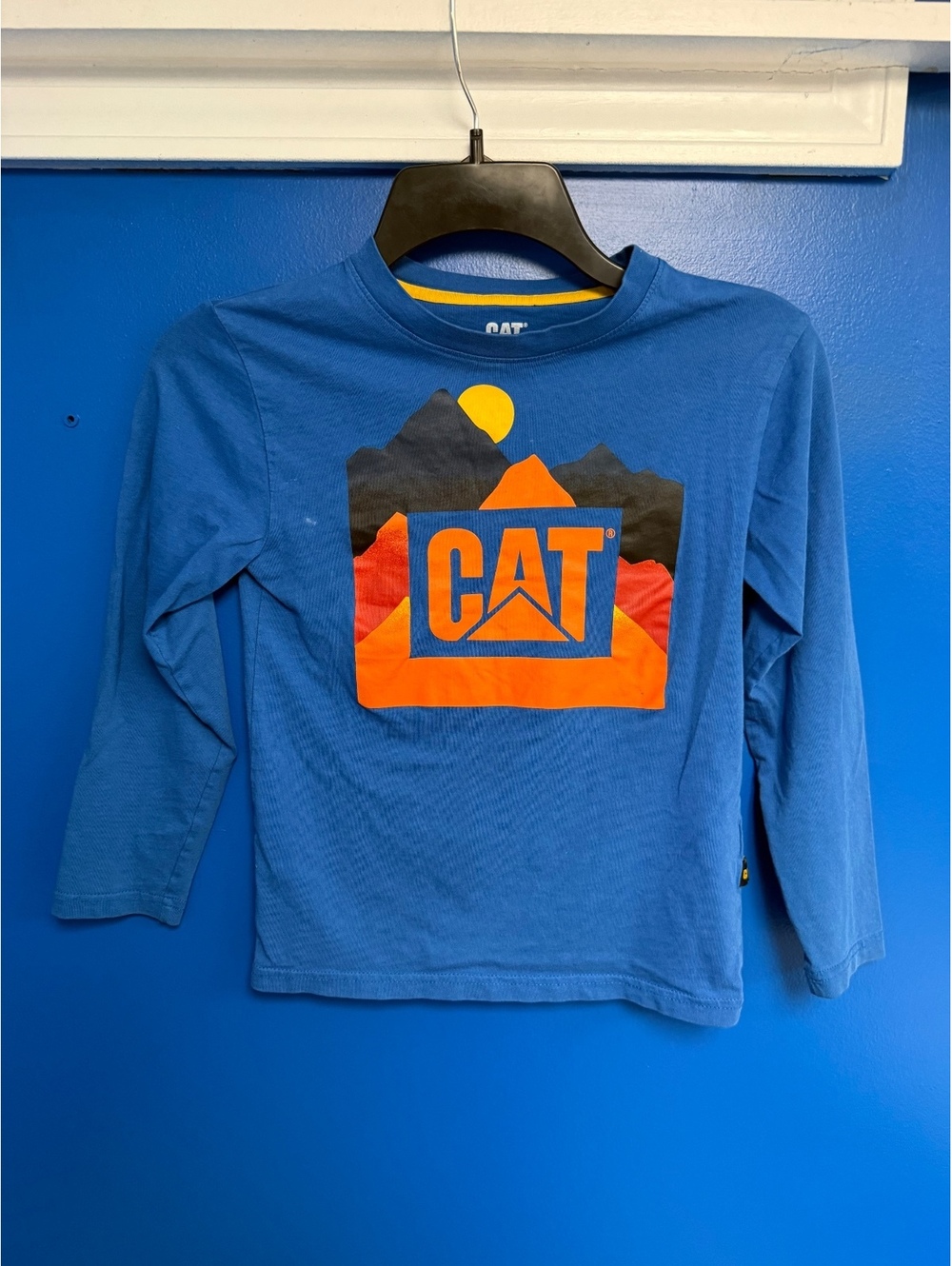 CAT Caterpillar Boys Long Sleeve T-Shirt Size Small 8 Blue Mountain Logo Graphic